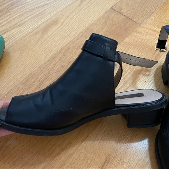 Black Sandals - Picture 3 of 3